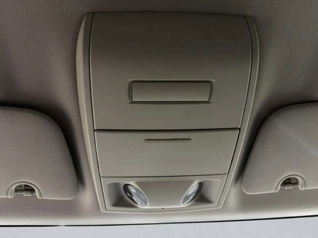 Used 2012 Volkswagen Routan S image 34