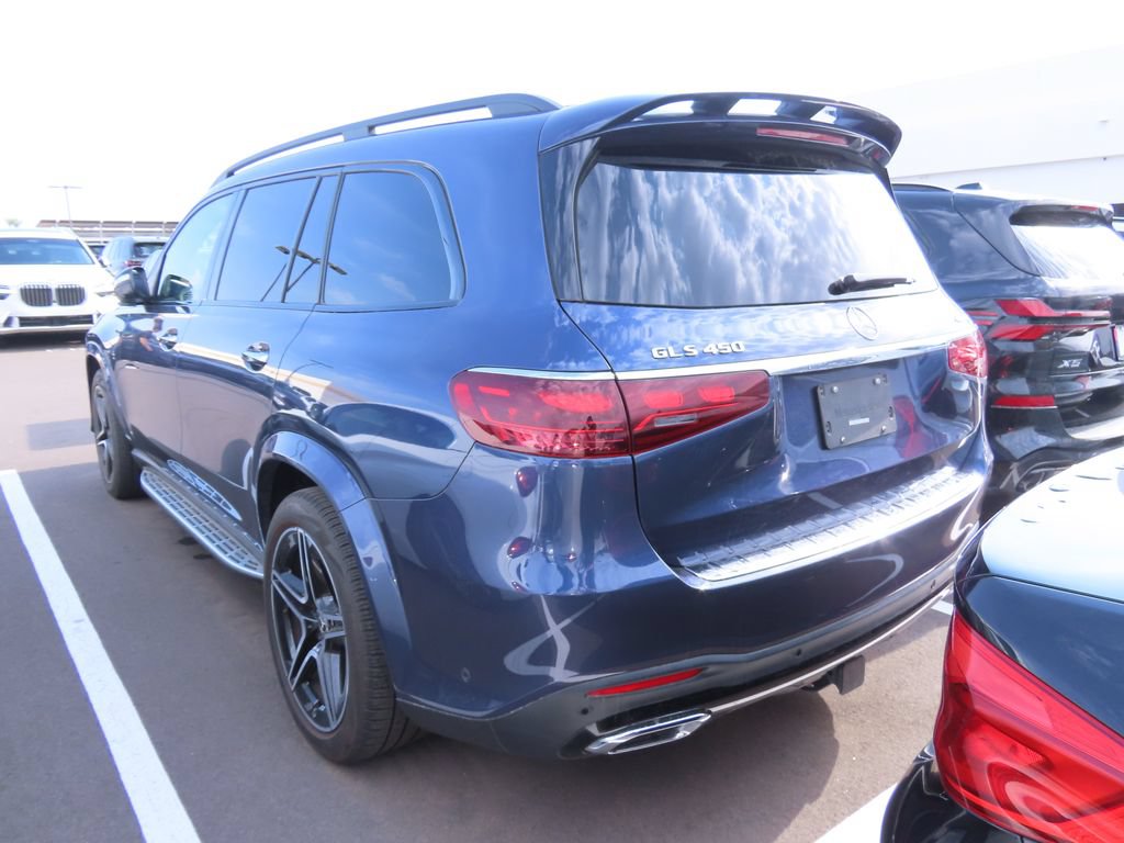 Used 2024 Mercedes-Benz GLS 450 4MATIC image 3