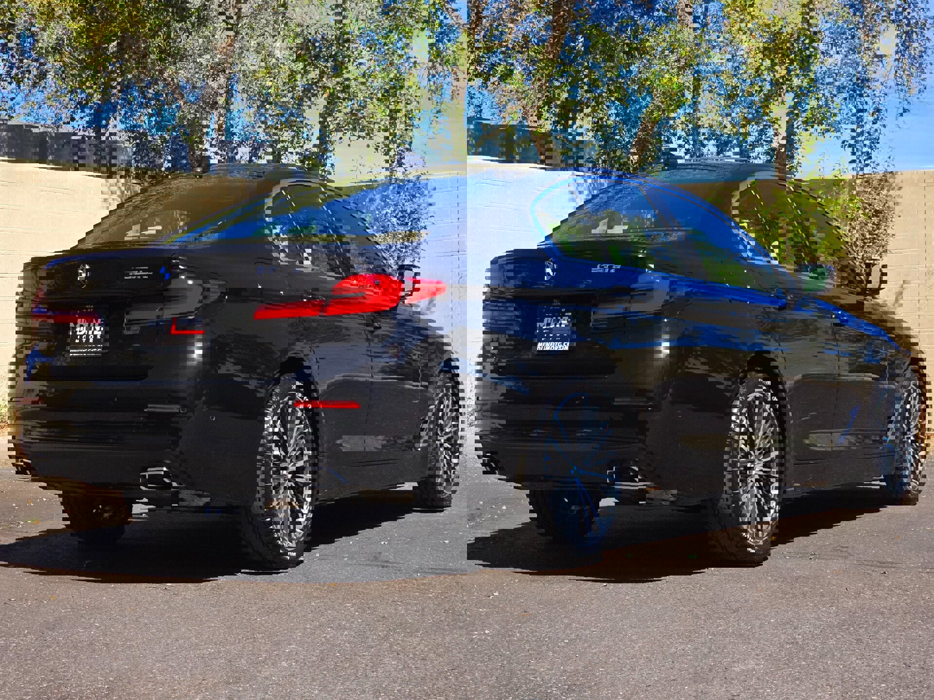 Used 2021 BMW 530e w/ Parking Assistance Package image 10