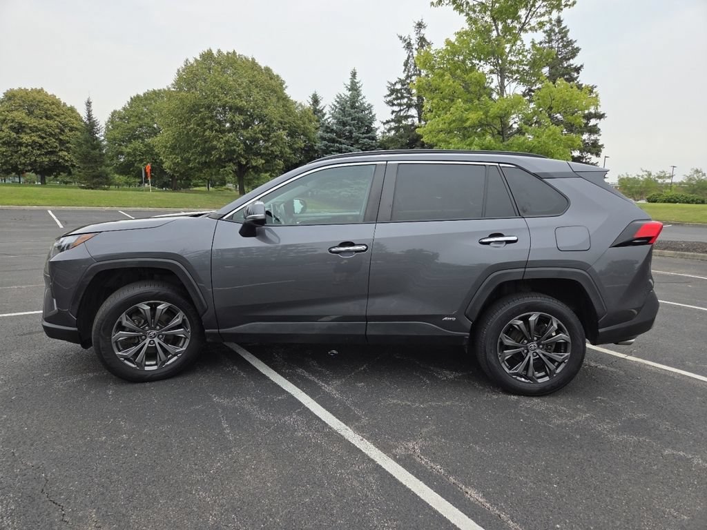 Used 2022 Toyota RAV4 Limited AWD/4WD image 20