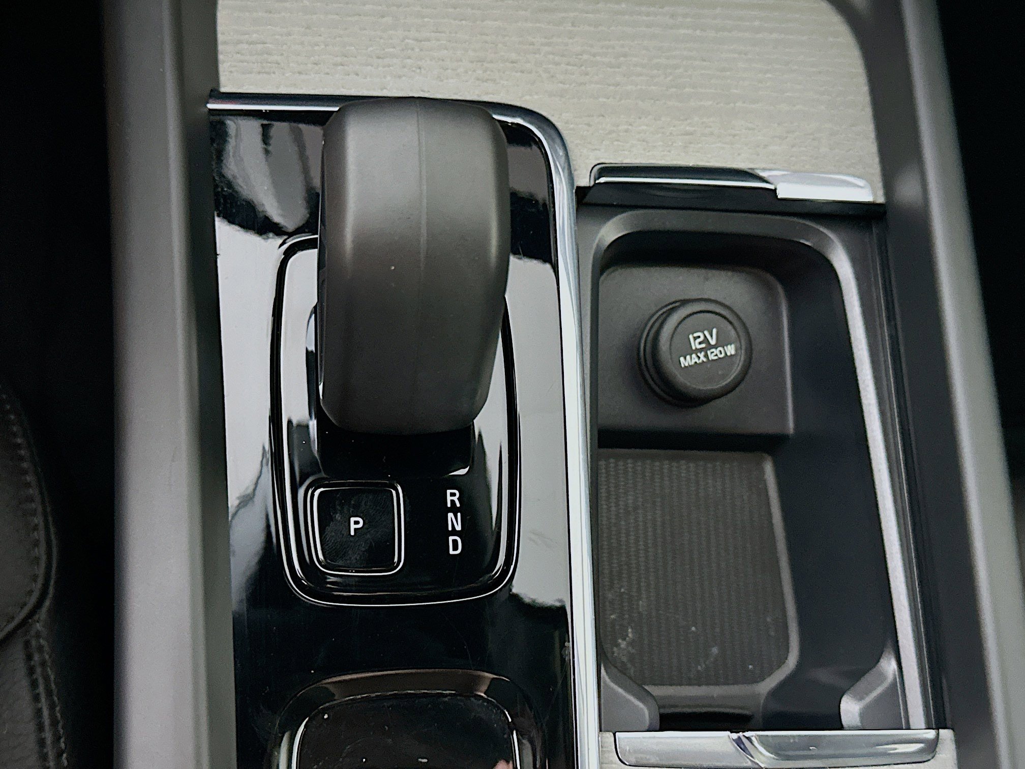 Used 2025 Volvo XC60 B5 Plus image 25