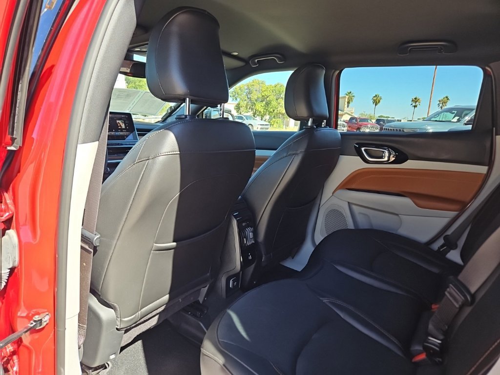Used 2024 Jeep Compass Limited w/ Elite Group AWD/4WD image 18