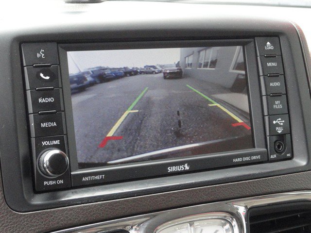 Used 2016 Chrysler Town & Country Touring FWD image 17