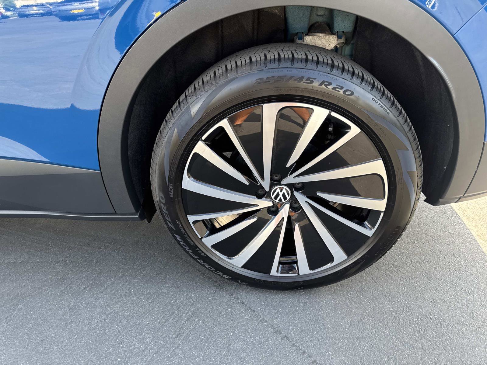 Certified 2025 Volkswagen ID.4 Pro image 6