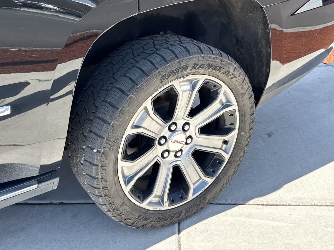 Used 2015 GMC Yukon Denali w/ Premium Package AWD/4WD image 8