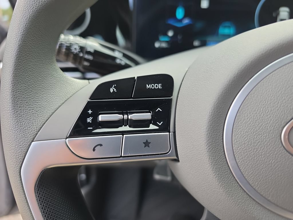 Used 2024 Hyundai Elantra SEL FWD image 19