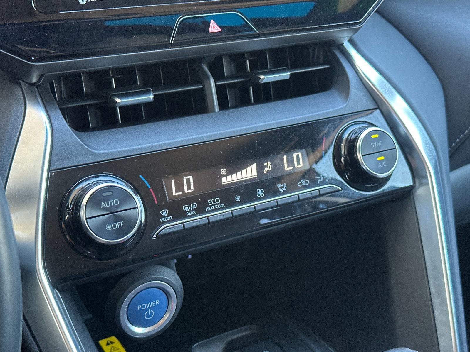 Used 2021 Toyota Venza LE AWD/4WD image 20