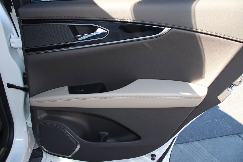 Certified 2022 Lincoln Nautilus AWD w/ Premium Package image 21