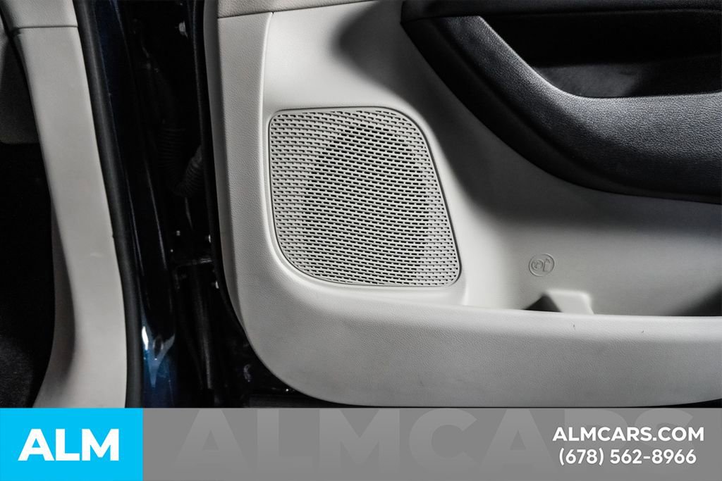 Used 2024 Chrysler Pacifica Select image 48