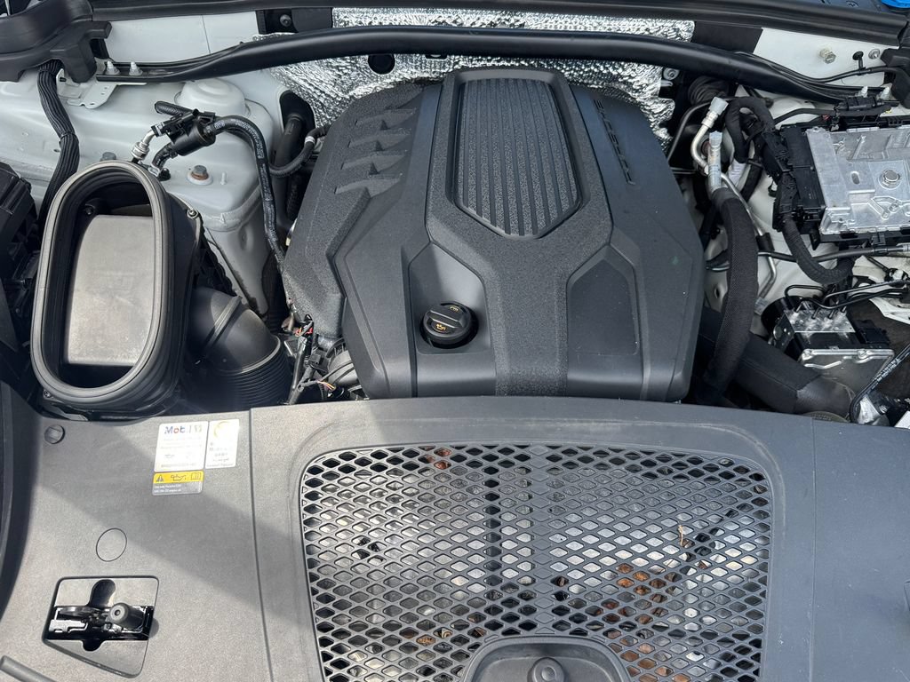 Used 2022 Porsche Macan AWD/4WD image 28