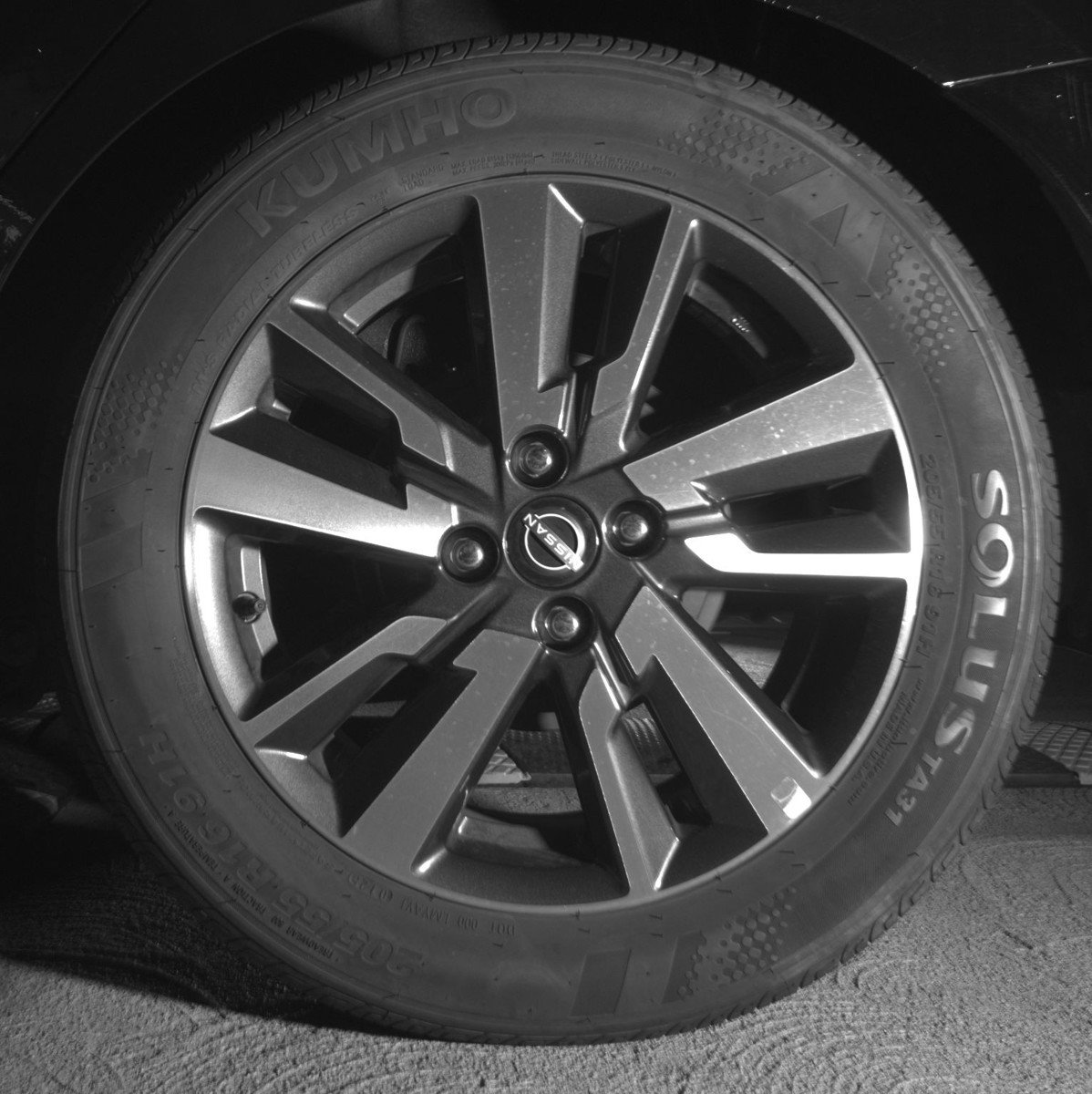 Used 2025 Nissan Versa SV image 14