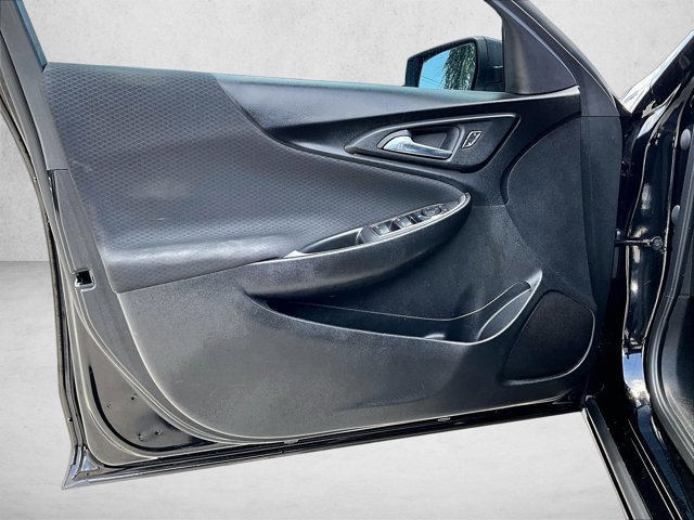 Used 2021 Chevrolet Malibu LS FWD image 18