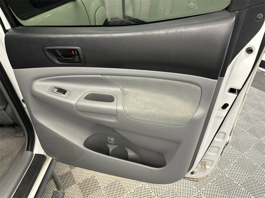 Used 2010 Toyota Tacoma PreRunner image 16