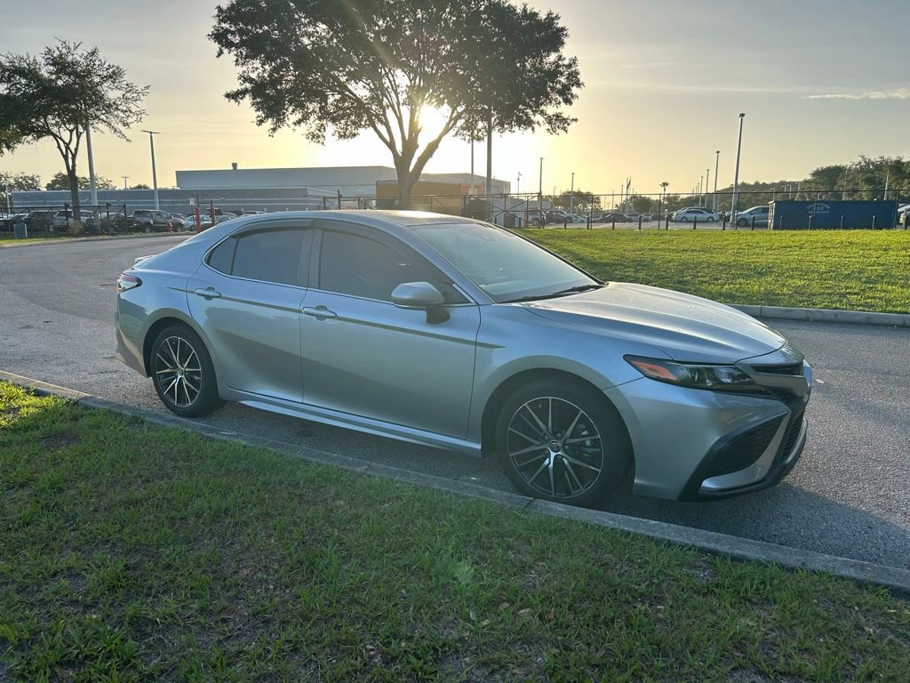 Used 2023 Toyota Camry SE FWD image 8