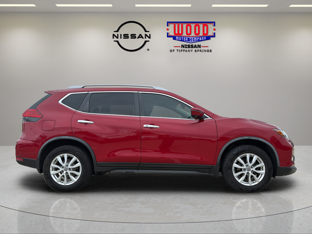 Used 2017 Nissan Rogue SV w/ SV Premium Package AWD/4WD image 2