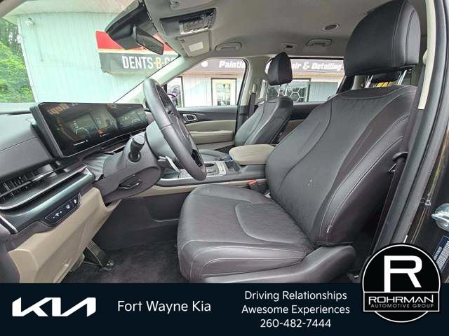 Certified 2026 Kia Carnival LXS FWD image 9