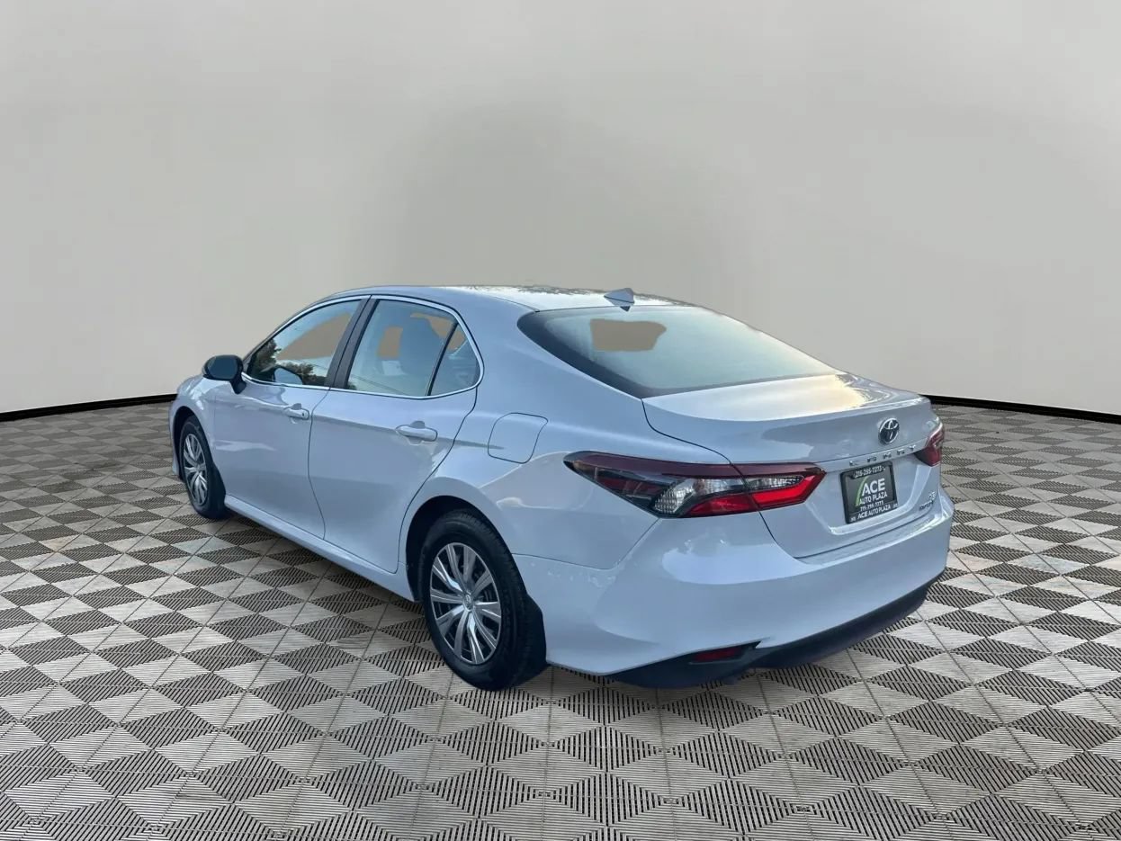 Used 2023 Toyota Camry LE FWD image 7