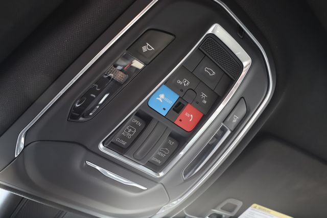 Used 2023 Jeep Grand Cherokee L Laredo AWD/4WD image 37
