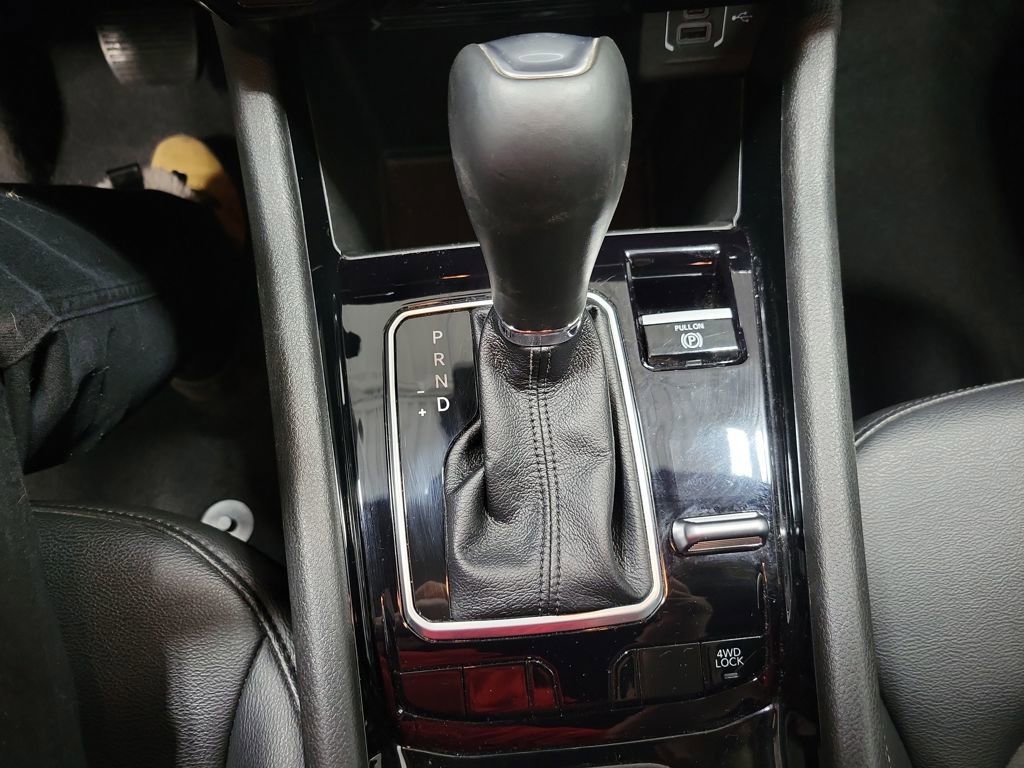 Used 2025 Jeep Compass Limited image 48