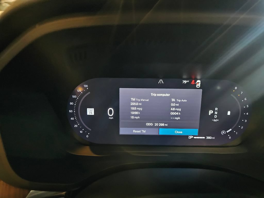 Certified 2024 Volvo XC60 B5 Plus w/ Climate Package AWD/4WD image 17