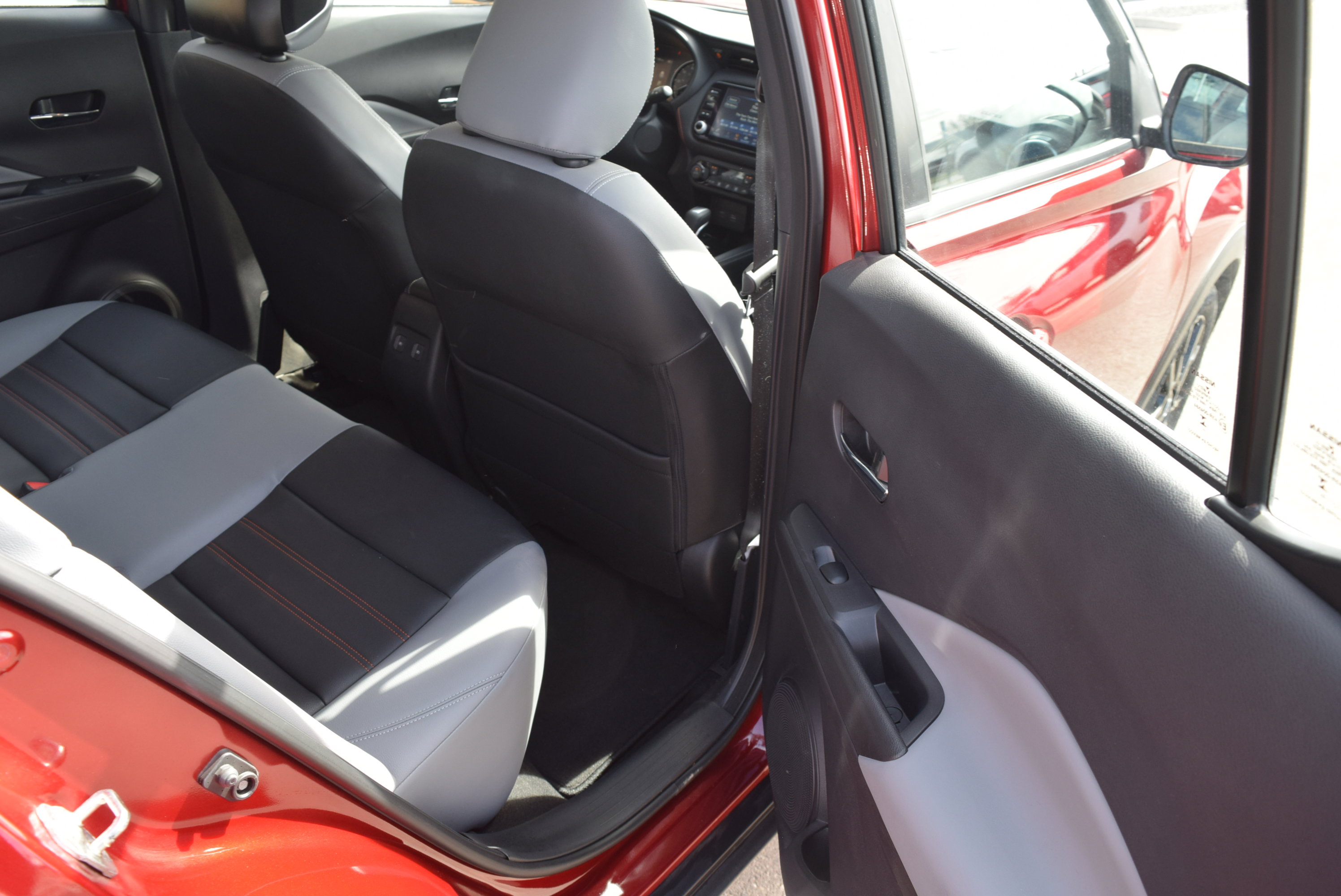 Used 2023 Nissan Kicks SR w/ SR Premium Package image 7