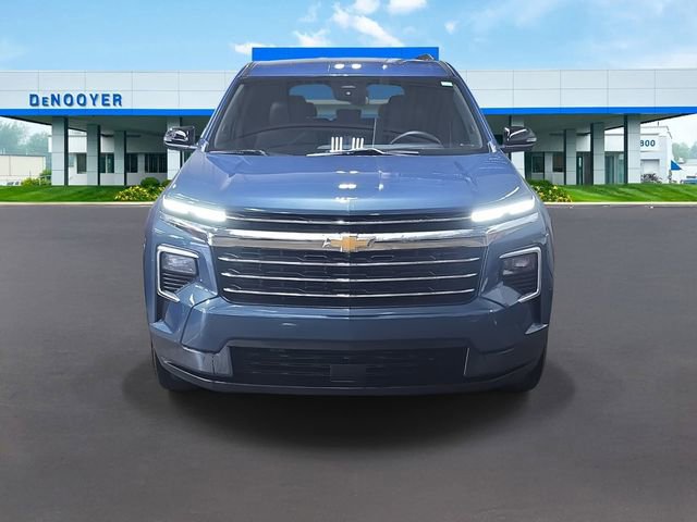 Used 2024 Chevrolet Traverse LT w/ Enhanced Driving Package image 4