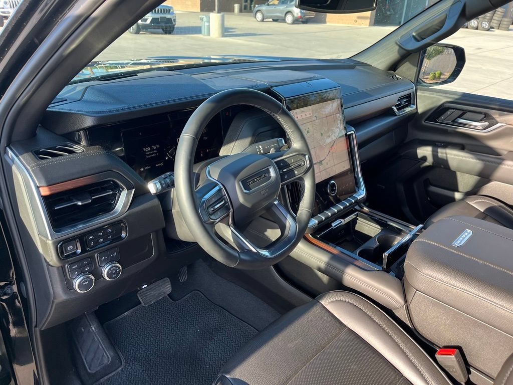 Used 2025 GMC Yukon XL Denali AWD/4WD image 11
