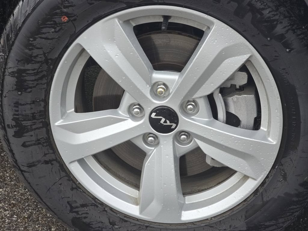 Used 2026 Kia Sorento LX FWD image 8