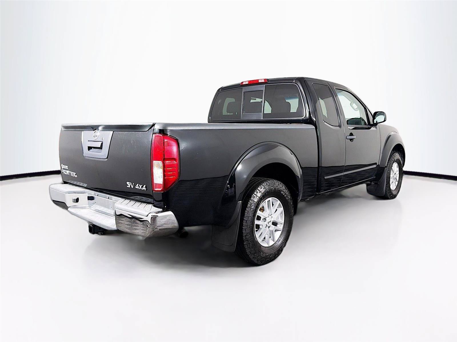 Used 2015 Nissan Frontier SV AWD/4WD image 11