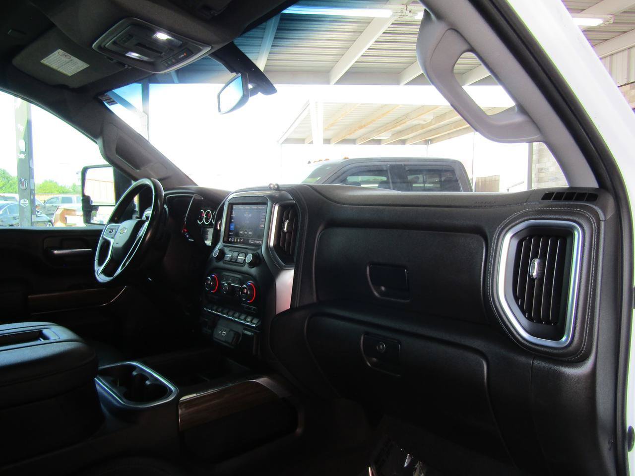 Used 2021 Chevrolet Silverado 2500 LT w/ Texas Edition AWD/4WD image 12