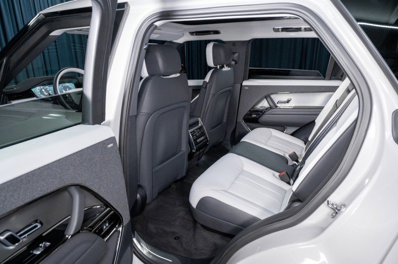 Used 2025 Land Rover Range Rover Sport Dynamic SE image 13