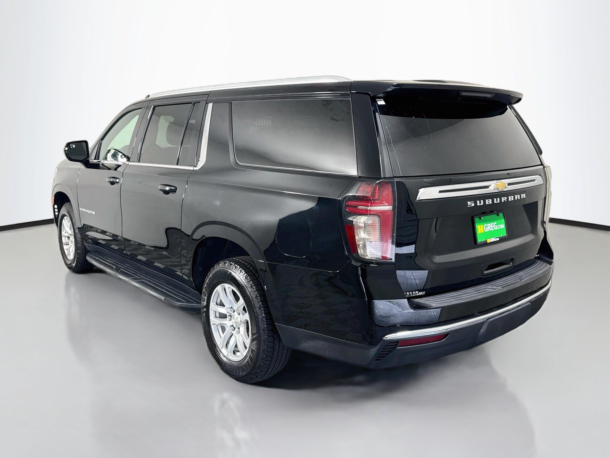 Used 2021 Chevrolet Suburban LS AWD/4WD image 7