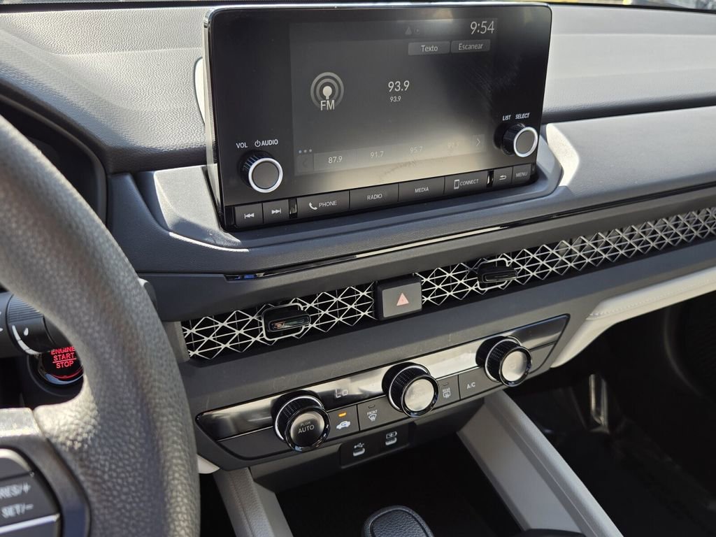 Certified 2025 Honda Accord LX image 20