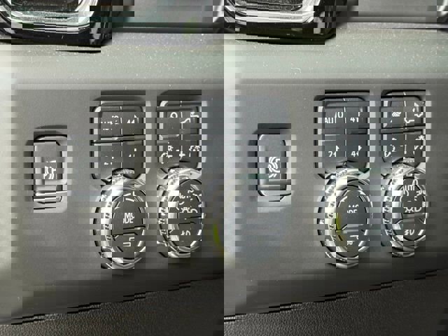 Used 2025 GMC Sierra 3500 Denali w/ Denali Reserve Package image 27