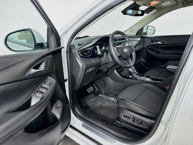 Used 2022 Buick Encore GX Select w/ Sport Touring Package AWD/4WD image 3