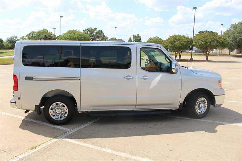 Used 2014 Nissan NV 3500 SL w/ Technology Package RWD image 8
