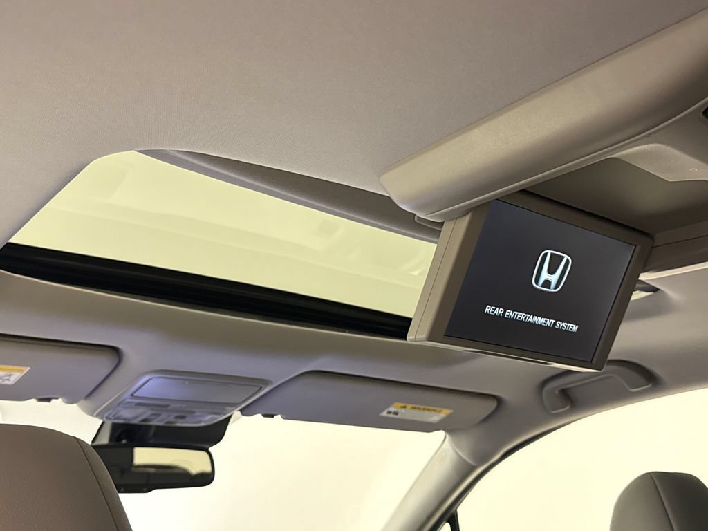 Used 2018 Honda Pilot Touring image 12