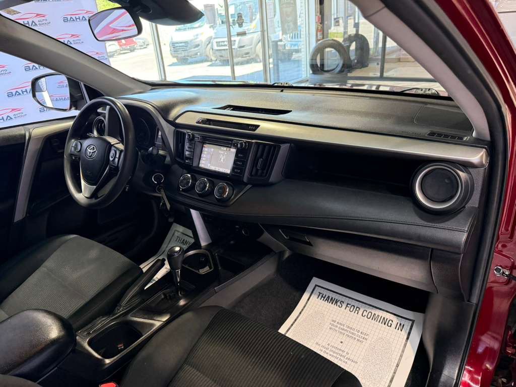 Used 2018 Toyota RAV4 LE FWD image 54