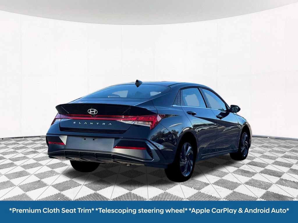New 2026 Hyundai Elantra SEL Sport Premium FWD image 11