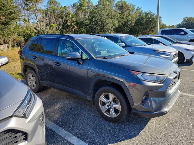 Used 2020 Toyota RAV4 XLE image 3