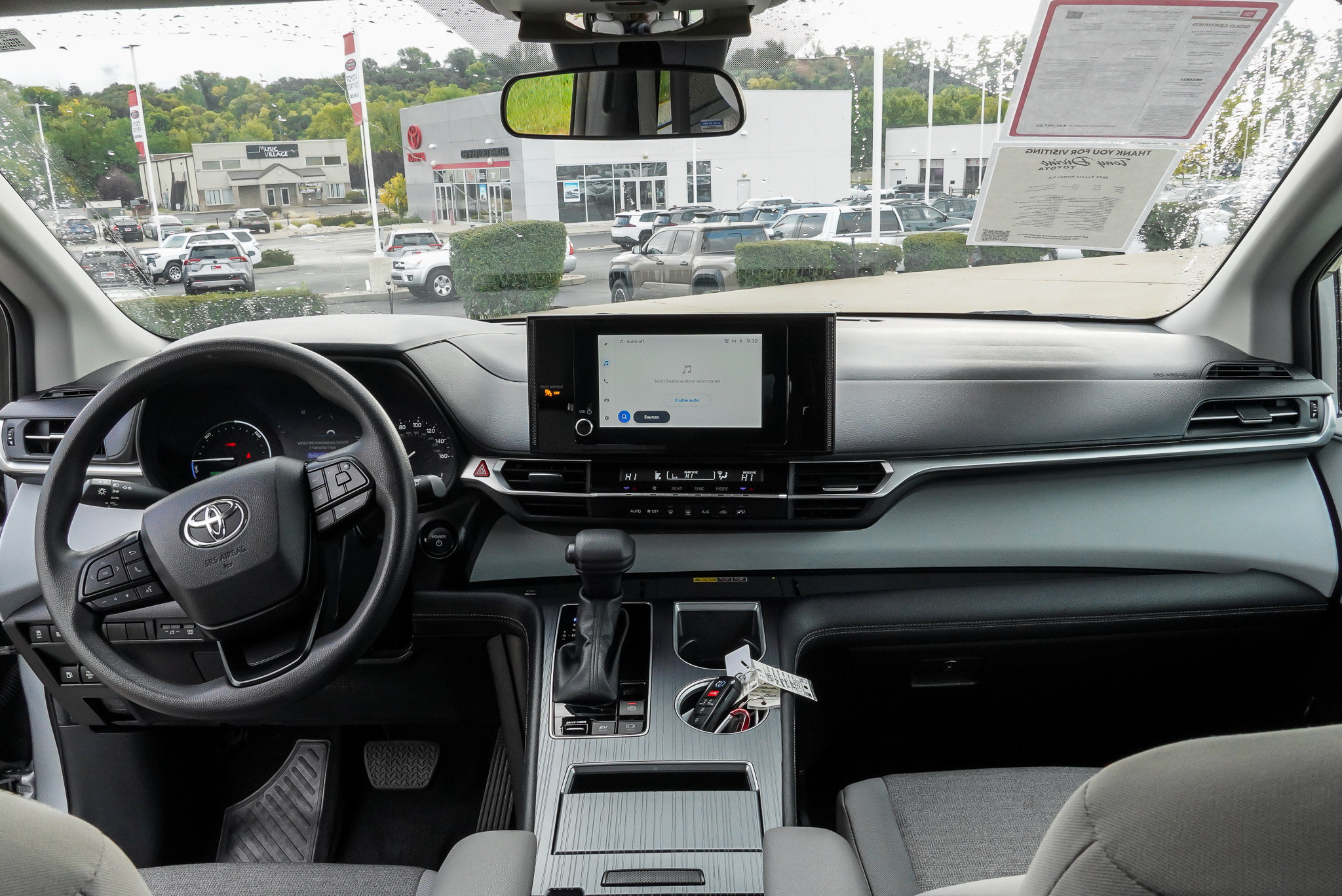 Certified 2025 Toyota Sienna LE AWD/4WD image 30