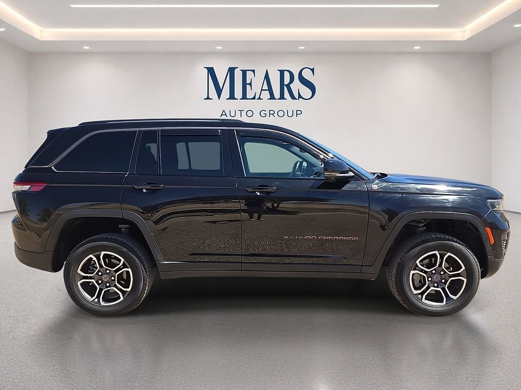 Used 2022 Jeep Grand Cherokee Trailhawk w/ ADV Protech Group II AWD/4WD image 6