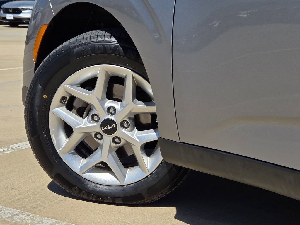 Used 2023 Kia Soul LX w/ Option Group 015 image 29