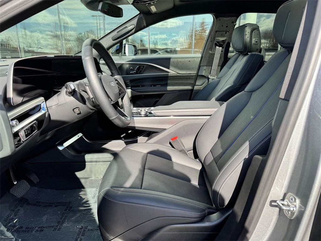 Used 2025 Cadillac Lyriq Sport image 18