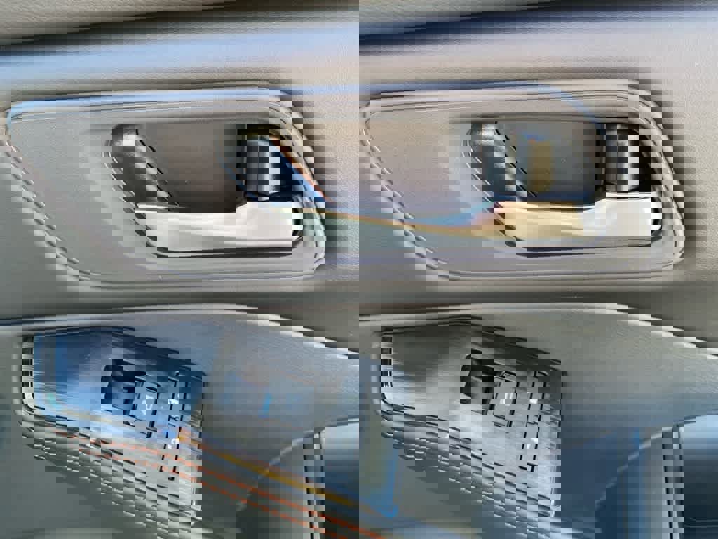 New 2026 Nissan Rogue SV image 27