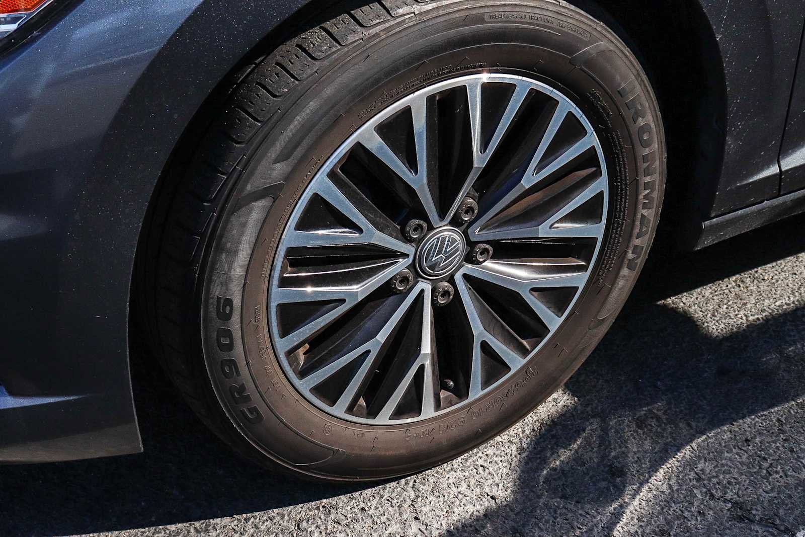 Used 2019 Volkswagen Jetta image 4