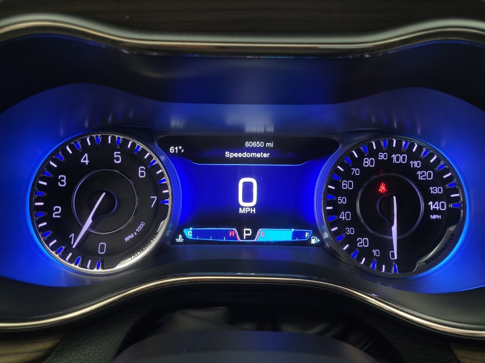 Used 2016 Chrysler 200 C w/ Premium Group image 23