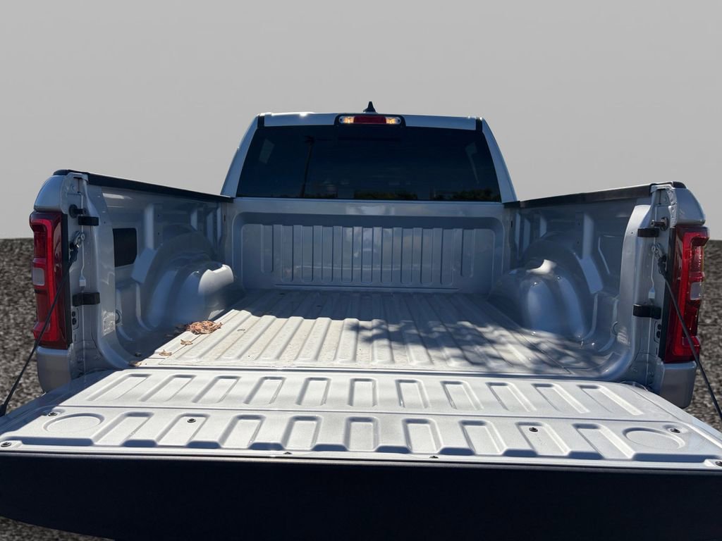 New 2026 RAM 1500 Laramie w/ Sport Appearance Package AWD/4WD image 15