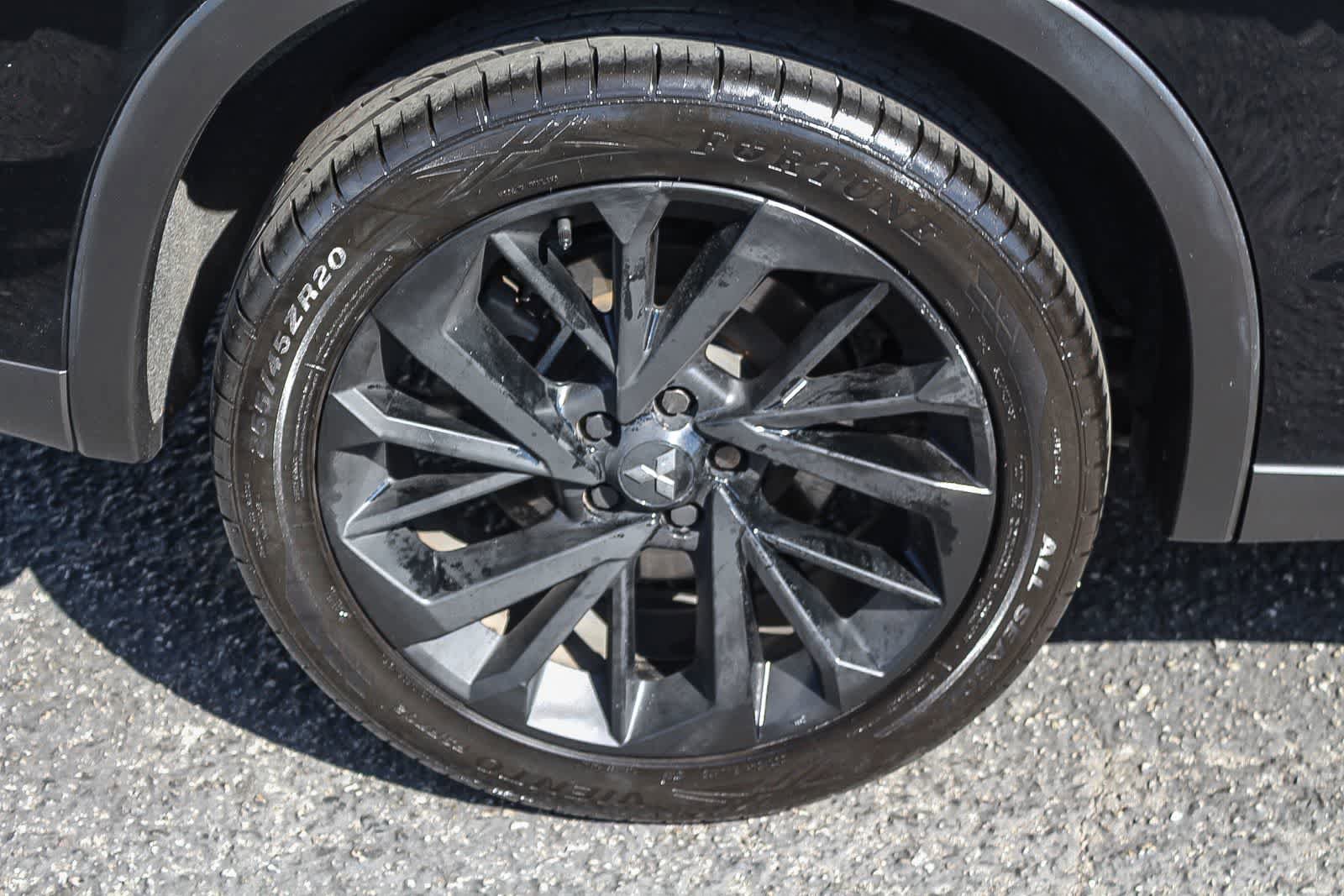 Used 2023 Mitsubishi Outlander SE image 13