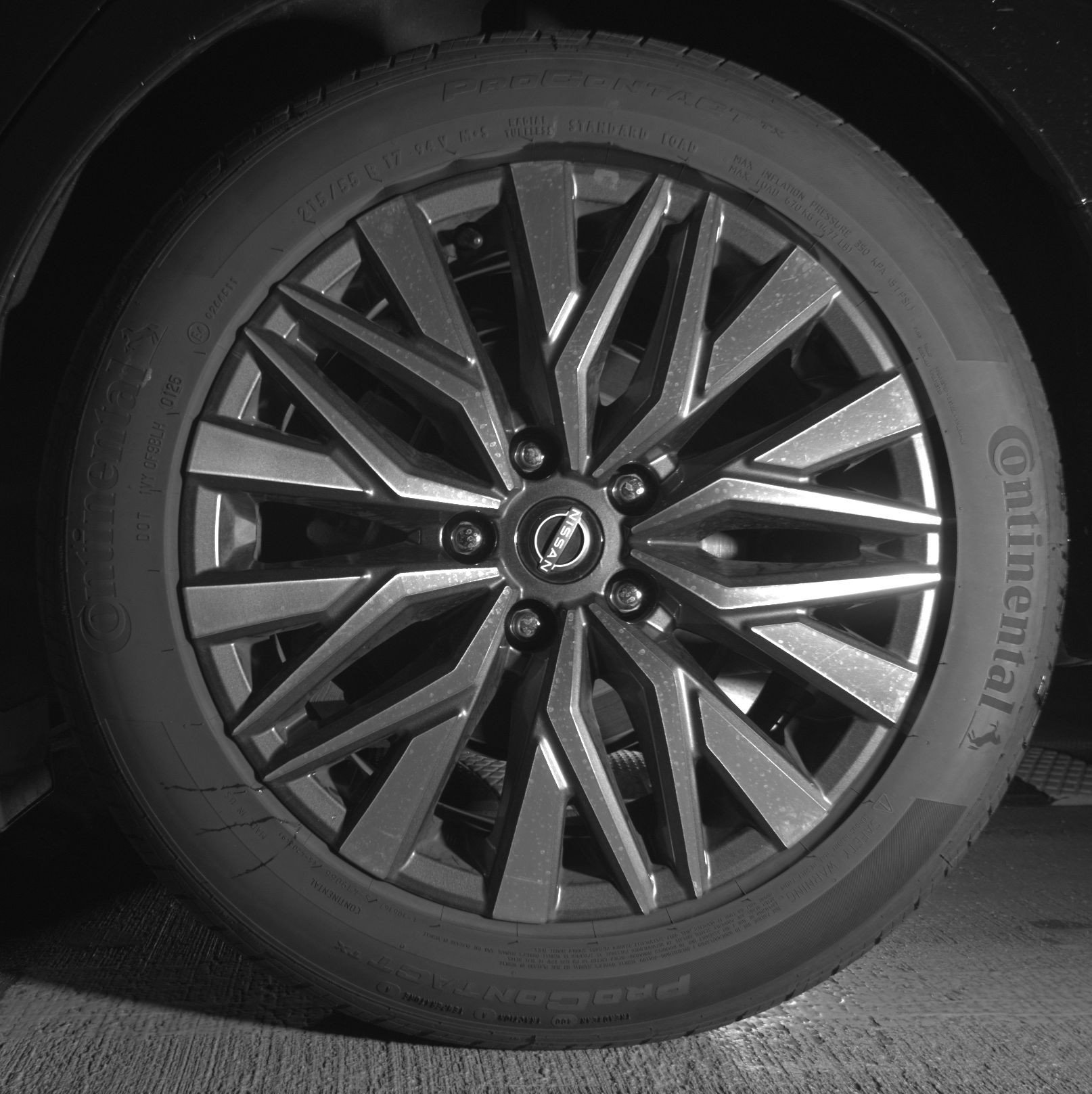 Used 2025 Nissan Altima 2.5 SV FWD image 14